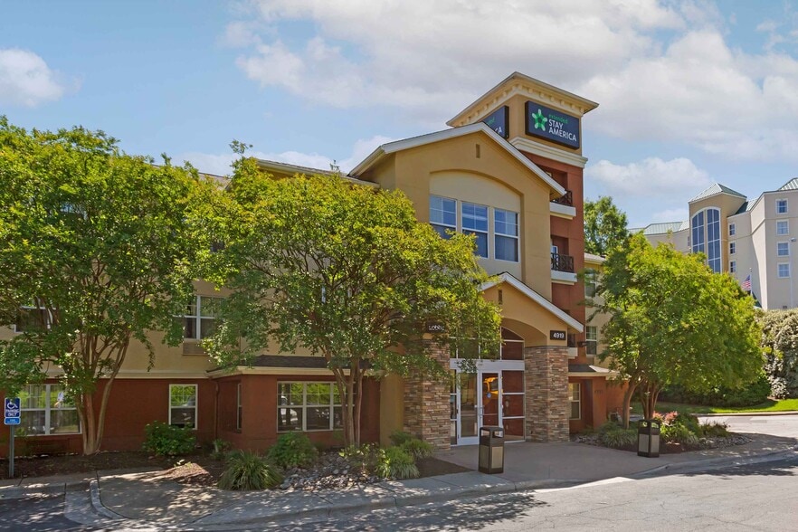 Building Photo - Furnished Studio-Durham - RTP - Miami Blvd...