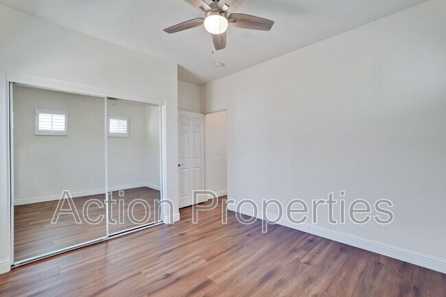 Building Photo - 675 W Esplanade Dr