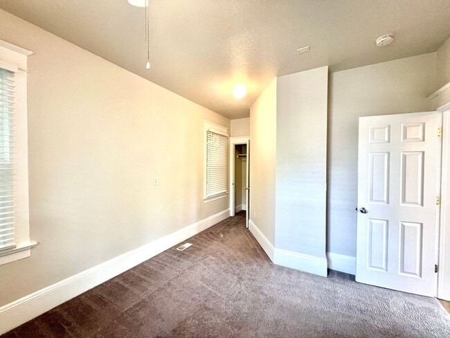 Building Photo - Reed Neighborhood Beautifully Renovated 3-...