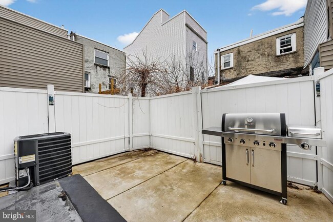 Building Photo - 2542 Arcadia St