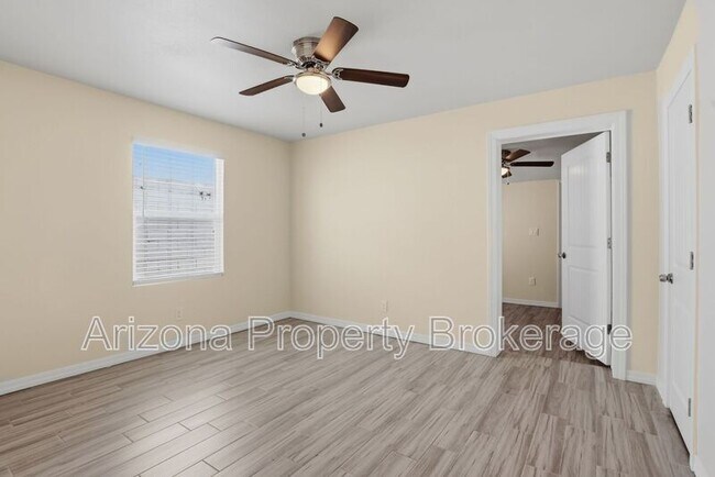 Building Photo - 805 E Turney Ave