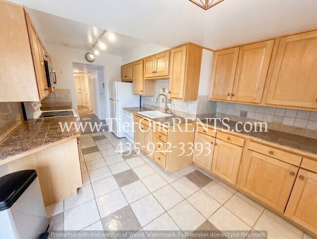Building Photo - This property offers a NO DEPOSIT option available for qualified renters