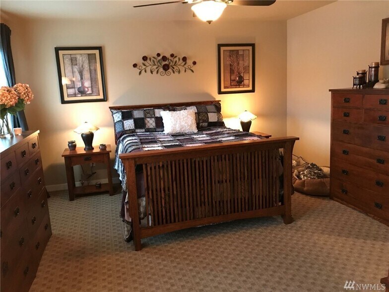 Building Photo - 3532 Hepburn St NE