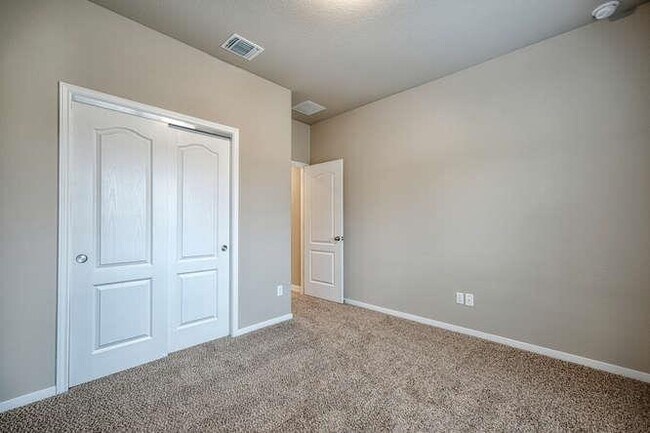 Building Photo - 113 San View Dr