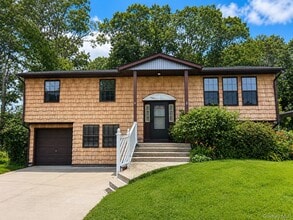 Building Photo - 676 Bohemia Pkwy
