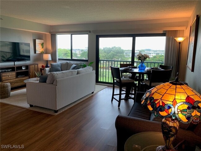 Building Photo - 7406 Lake Breeze Dr