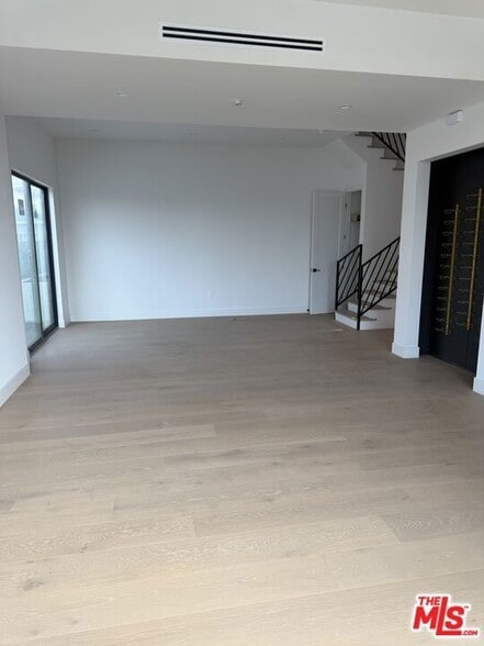 Building Photo - 3844 Bentley Ave