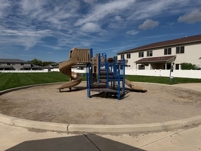 Building Photo - 2484 1/2 Brokwillow Loop