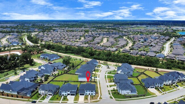 Building Photo - 10235 Forest Lake Dr