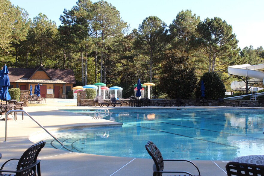 Building Photo - 353 Southgate Dr