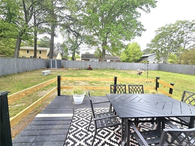 Building Photo - 6873 Brasswood Dr