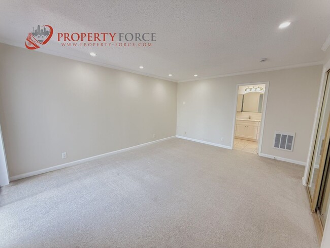 Building Photo - 870 Balboa Ln