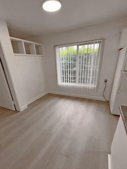 Building Photo - 4402 Mammoth Ave