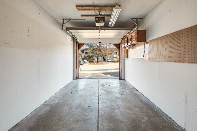 Building Photo - 972 Mallard Cir