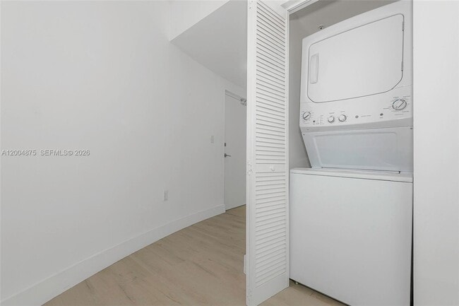 Building Photo - 6580 Indian Creek Dr