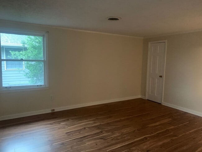 Building Photo - River Walk Apartment