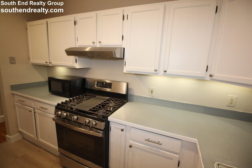 Building Photo - 11 Worcester St