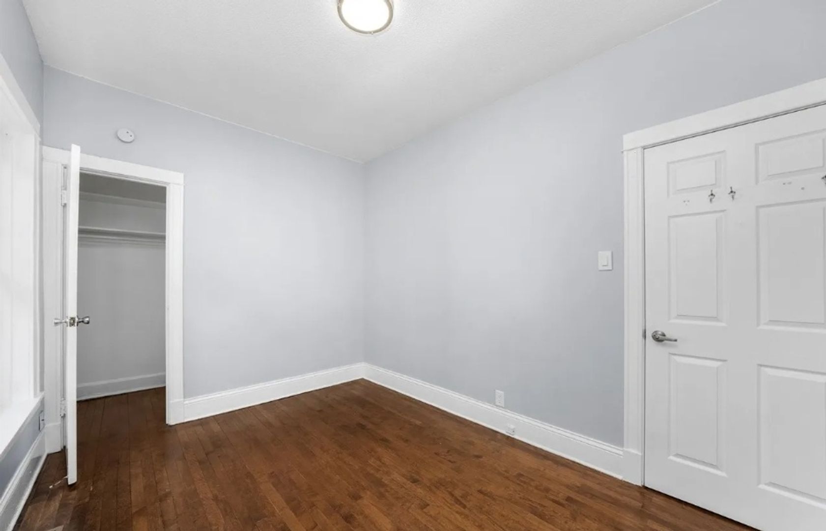 Building Photo - 2411 S 56th Ct