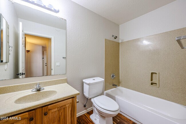 Building Photo - 7423 W Pueblo Ave