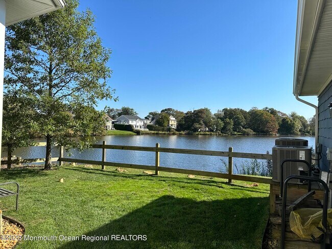 Building Photo - 330 Villa Park Wy