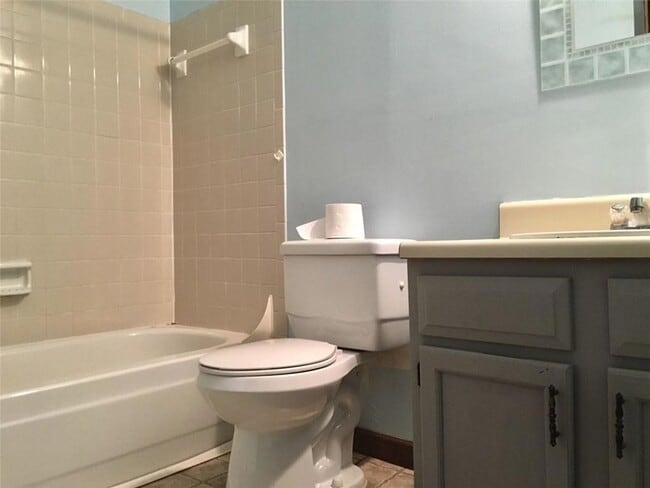 Building Photo - 1356 Bridgeson Ct