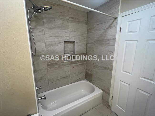 Building Photo - 11200 SW 83rd Ave