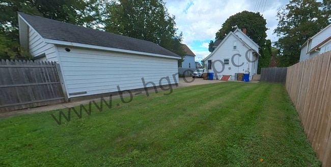 Building Photo - 1827 53rd St