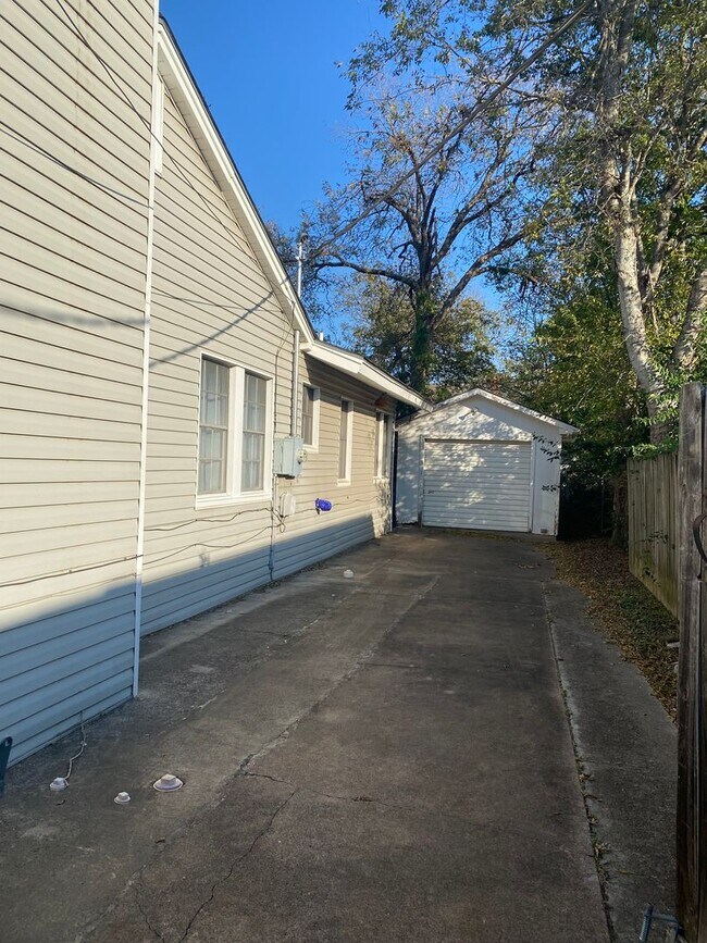 Building Photo - 3 BEDROOM, PLUS OFFICE, BELTON ISD