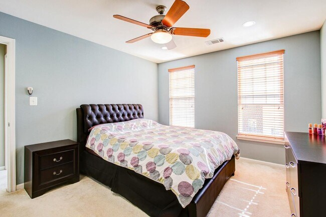 Building Photo - 8114 Anna Ct