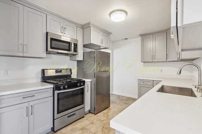 Building Photo - American Canyon Single Story Home!