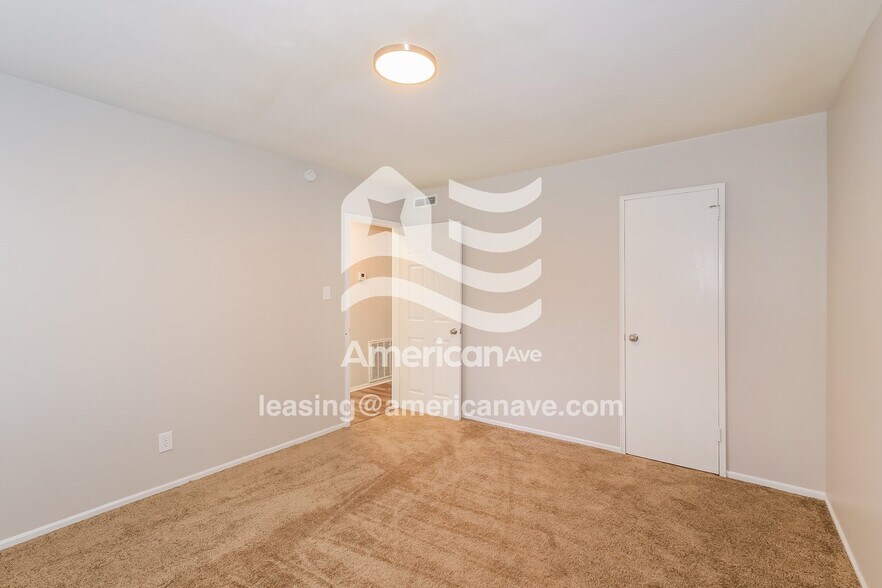 Building Photo - 1112 Alderman St NE