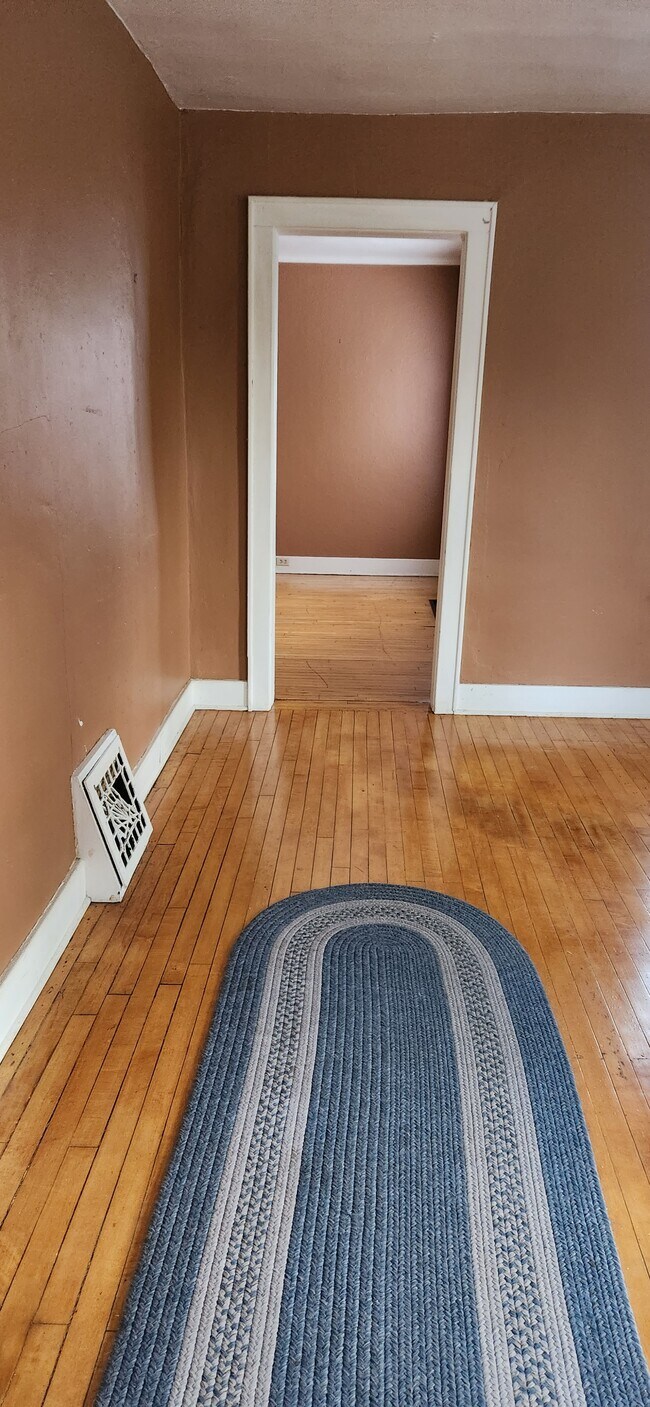 Living Room - 2101 Ellis St