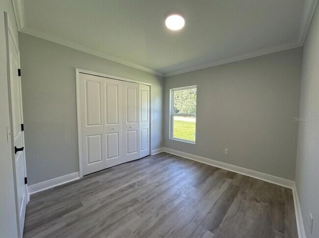 Building Photo - 223 Oak Ln Trk