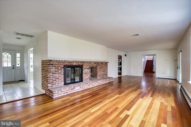 Building Photo - 1674 High Point Ln