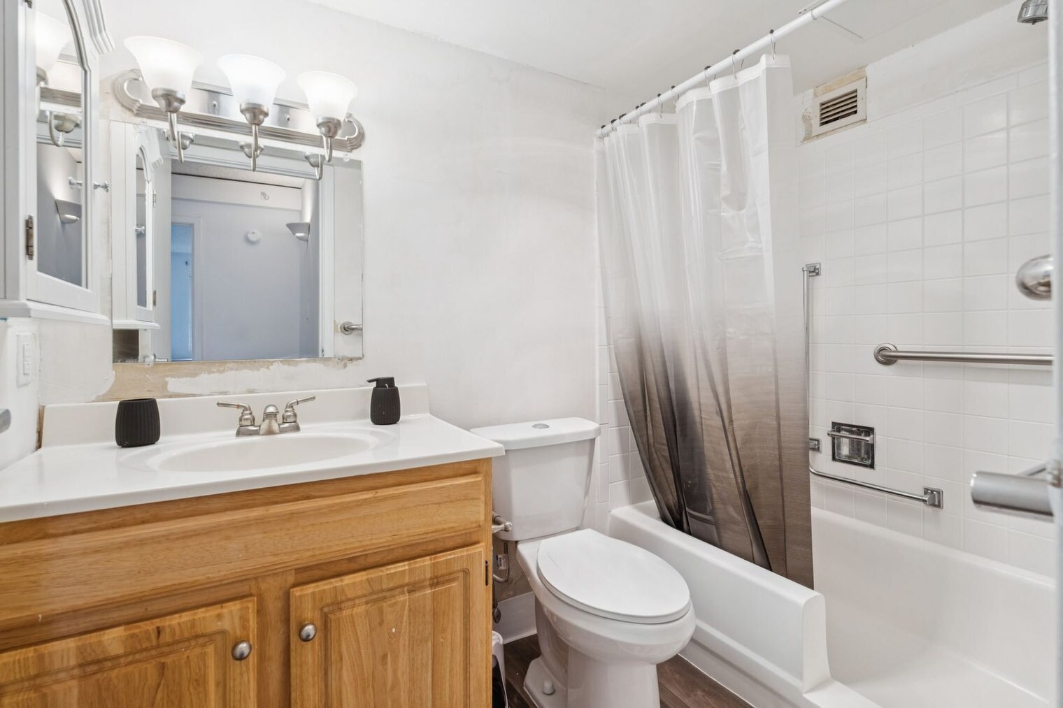 Building Photo - 1711 Bellevue Ave