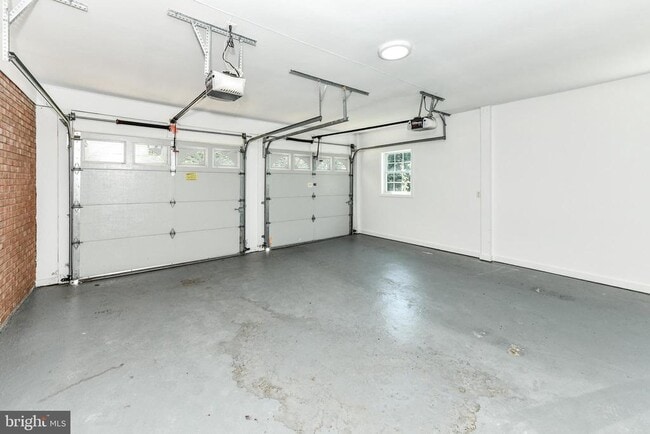 Building Photo - 5012 Sideburn Rd