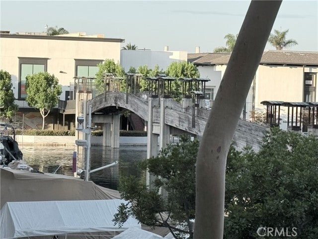 Building Photo - 7212 Marina Pacifica Dr N