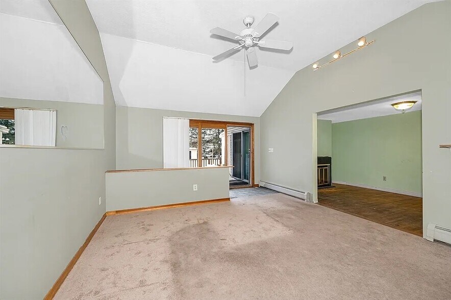 Building Photo - 126 Groton Rd