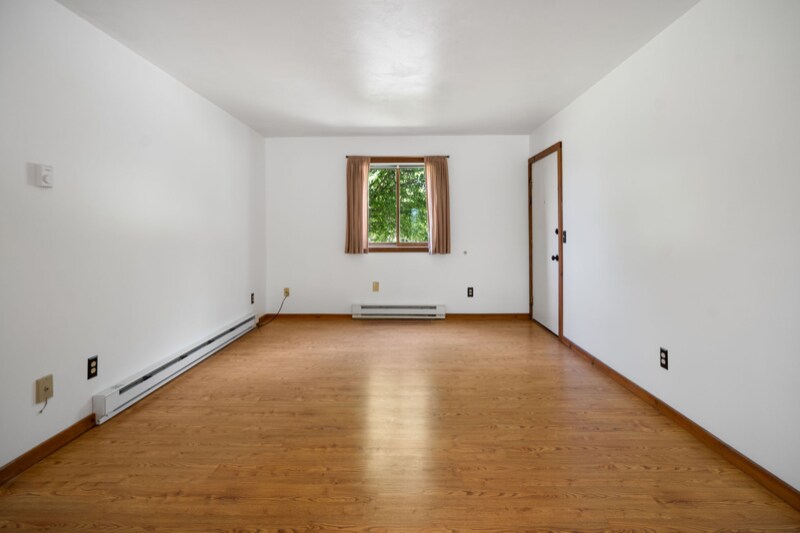 Building Photo - 1895 E Shore Dr