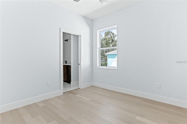 Building Photo - 2512 W Chestnut St