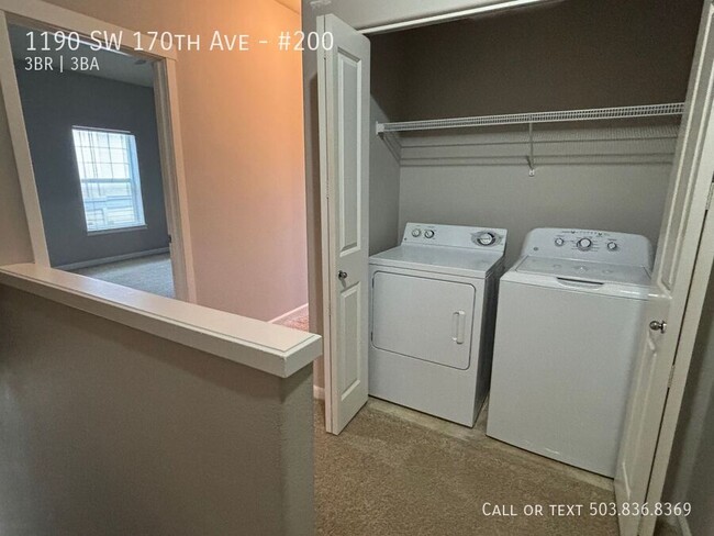 Building Photo - 1190 SW 170th Ave