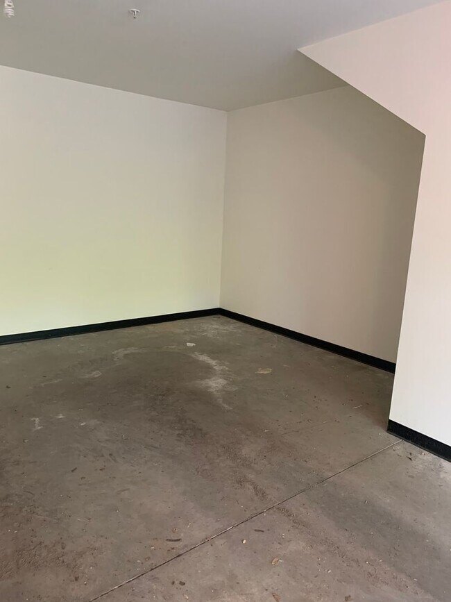 Building Photo - 1807 S 92nd St