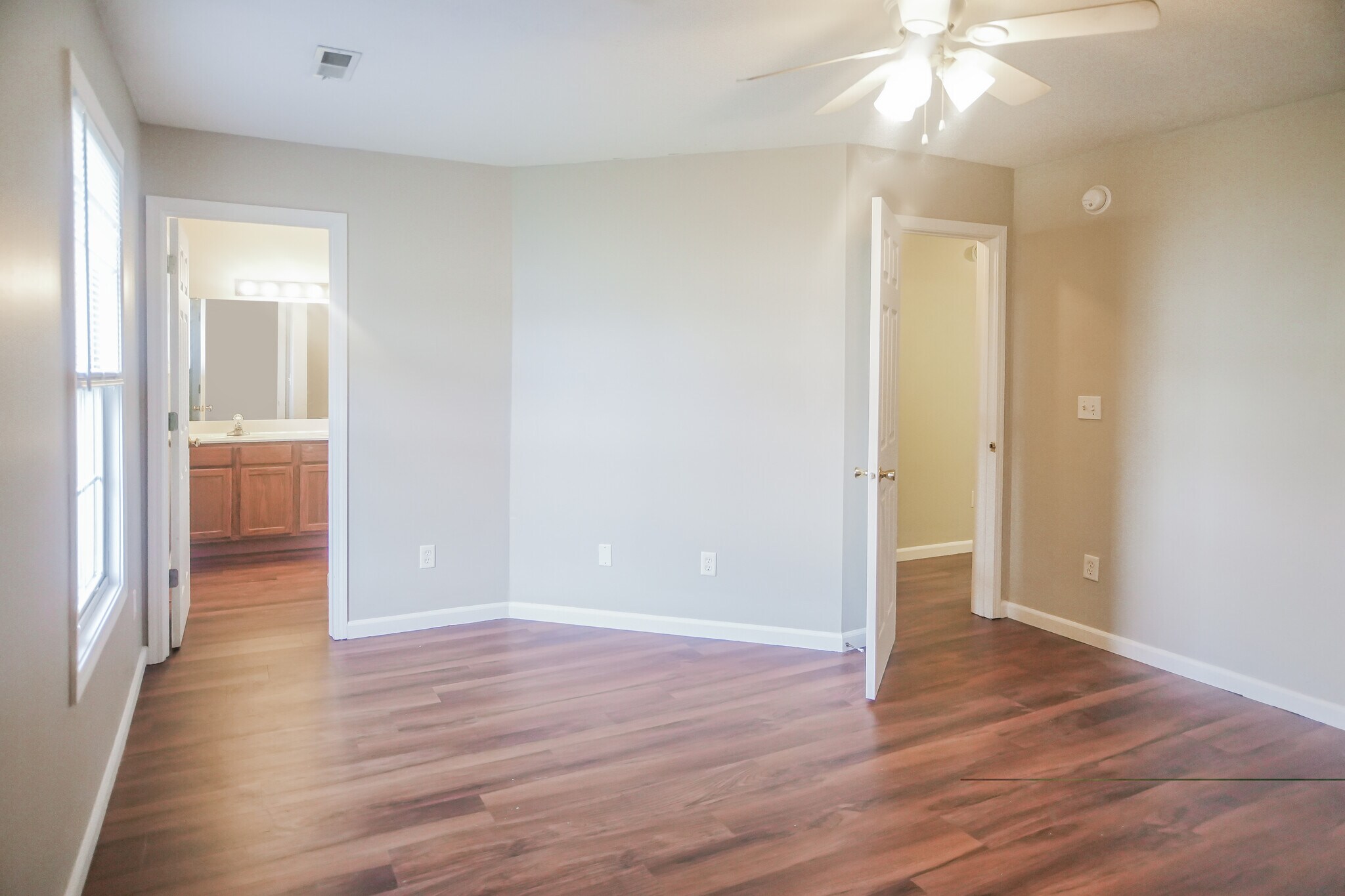 Primary bedroom - 3713 S Cramer Cir