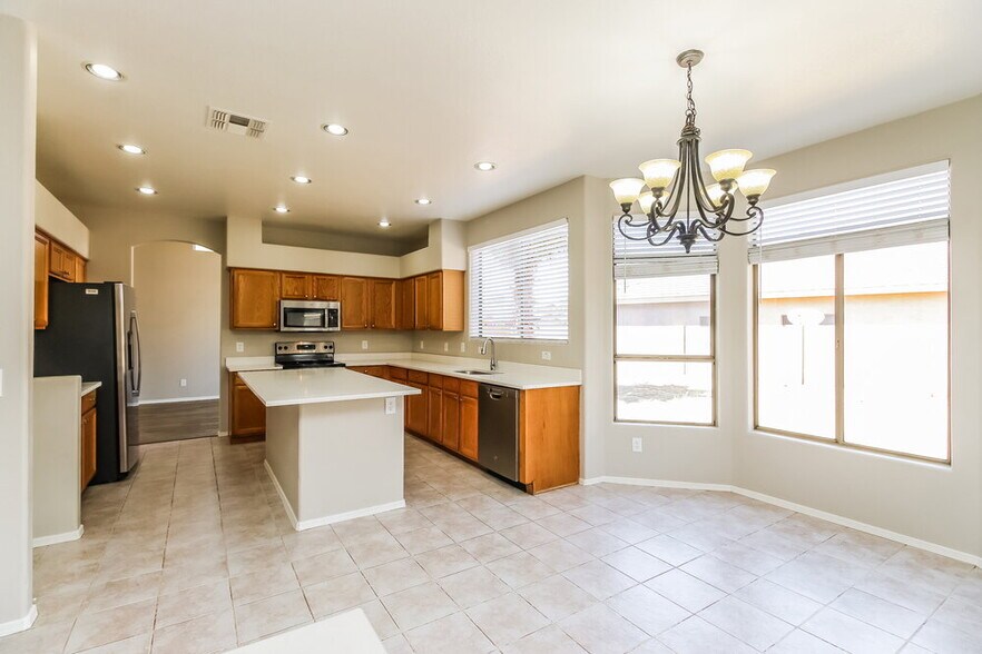 Building Photo - 1356 E Black Diamond Dr