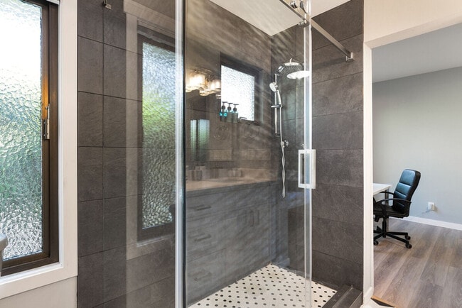 Building Photo - 4042 1st Ave NE