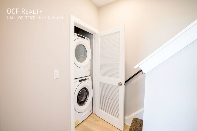 Building Photo - 129 S 49th St