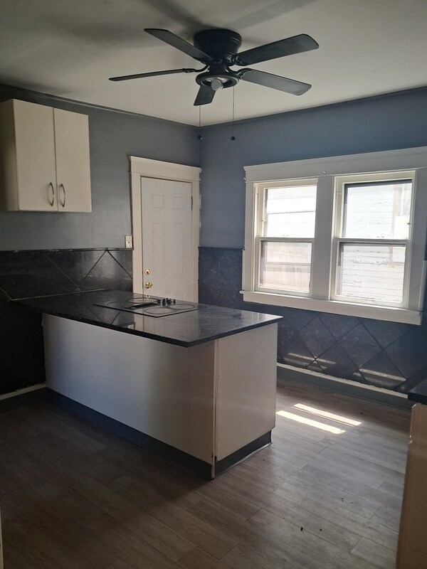 Building Photo - 1137 E 66th St