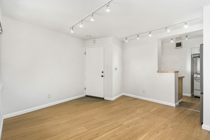 Building Photo - 52 Panoramic Way