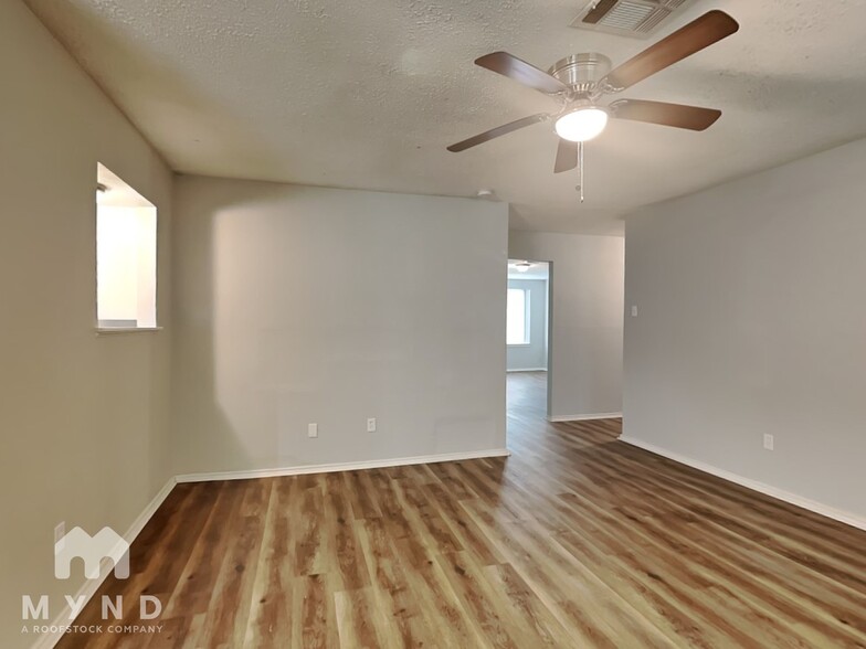 Building Photo - 4419 Trafalgar Dr