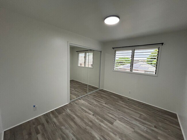 Building Photo - 2601